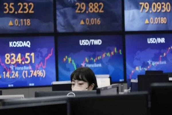 缩略图 | 加元飙至新高！又有4.5万加拿大政府雇员加薪到6位数！