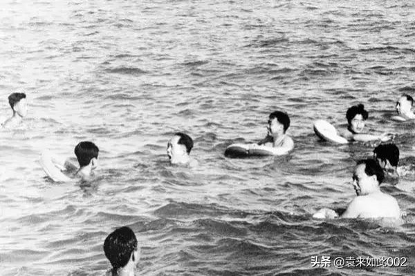 缩略图 | 鲜为人知：毛泽东竟是这样游长江
