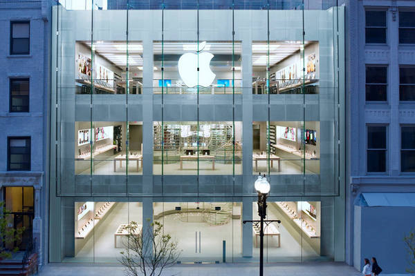 缩略图 | 被误认成小偷，18岁学生起诉苹果索赔10亿美元