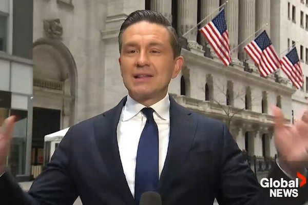 缩略图 | 博励治上美国顶流播客，罕见喊话特朗普：取消对加关税！