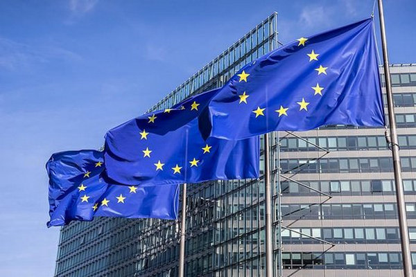 缩略图 | 应对美国关税大棒，欧盟通过总额930亿欧元的对美关税反制计划！