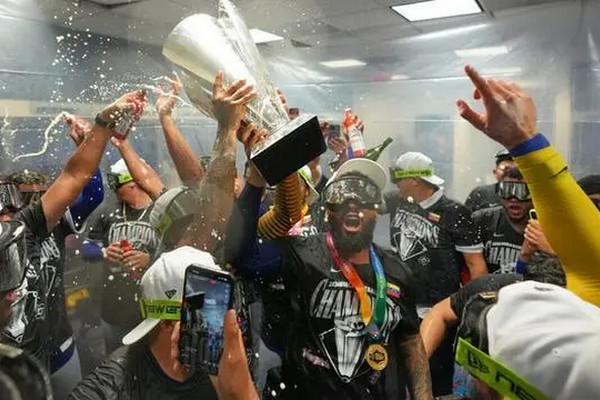 缩略图 | 击败美国后，委内瑞拉全国放假一天！