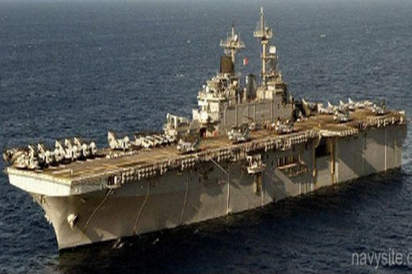 缩略图 | 川普宣布击落伊朗无人机 伊军方：可随时发动攻击