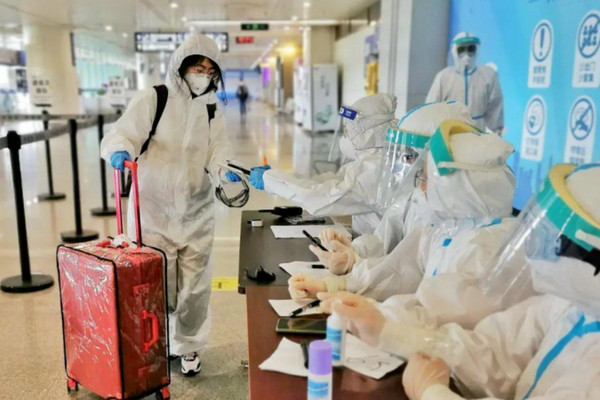 缩略图 | 加拿大回国航班接连被取消、延误：回国华人悲催，检测作废，必须重检！
