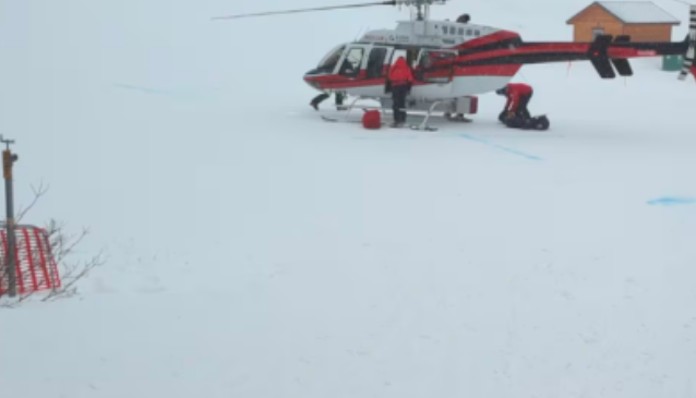 缩略图 | 加拿大滑雪胜地突发雪崩！2人被冲出50米+活埋2米雪下！当场死亡