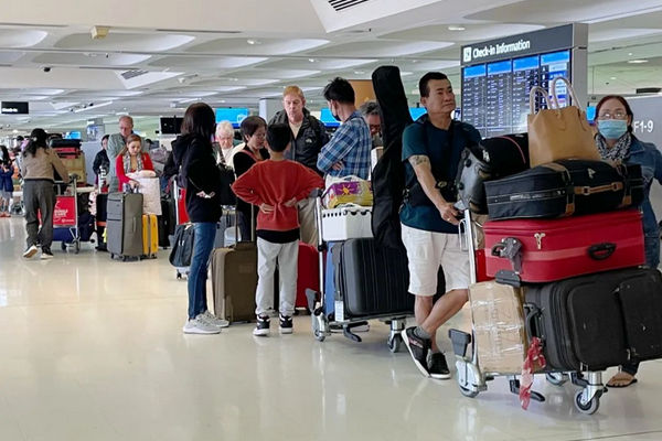 缩略图 | 漫漫回国路：上海，你让我哭泣