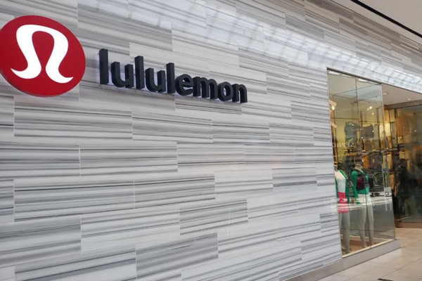 缩略图 | 卖不动了！Lululemon黑裤大量积压Outlet！ "中产品牌"纷纷倒下！