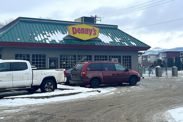 缩略图 | 加拿大知名连锁餐厅3名员工涉嫌盗窃门店小费逾50万元！
