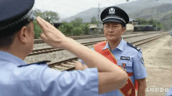 缩略图 | 电视剧《驻站》：一人一犬一站一村，小站何以见大地