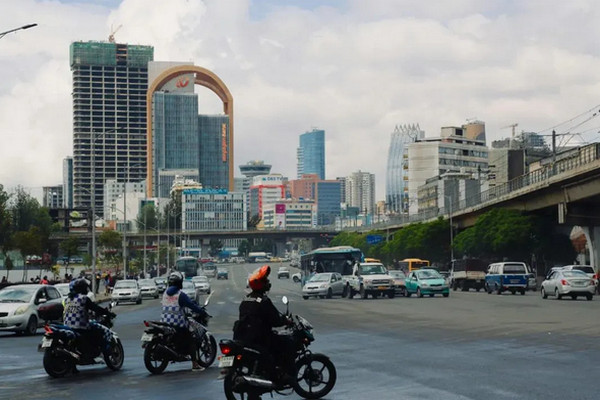 缩略图 | 裸辞去非洲：当代中国年轻人的搞钱新思路