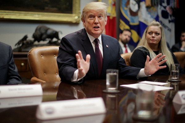 缩略图 | 美国政府35天停摆结束：特朗普为何妥协了