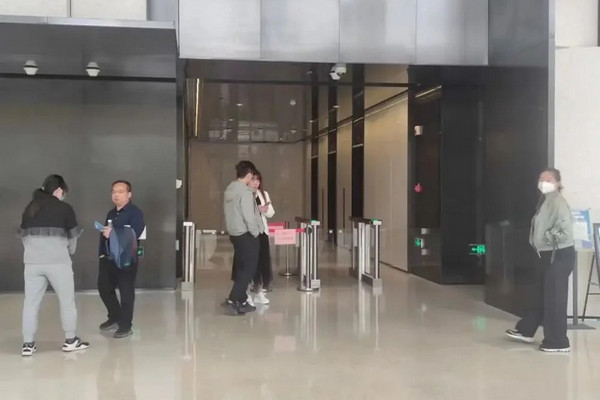 缩略图 | OPPO终止芯片业务！“昨晚还在加班，一醒来公司没了”