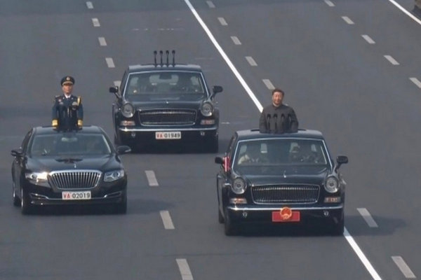缩略图 | 2019中国阅兵式：检阅时为何有辆空车，还写着1949？真相令网友泪奔