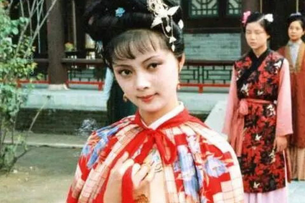 缩略图 | 温哥华亿万富婆“薛宝钗”未婚未育，活成真正大女主！
