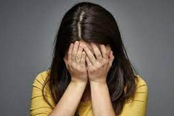 缩略图 | 26岁女子手持身份证拍裸照借贷，4个月签了550万借条