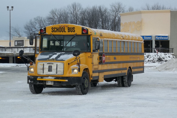缩略图 | 恶劣天气导致渥太华加蒂诺地区校车取消连续达4天，部分学校考试被推迟！