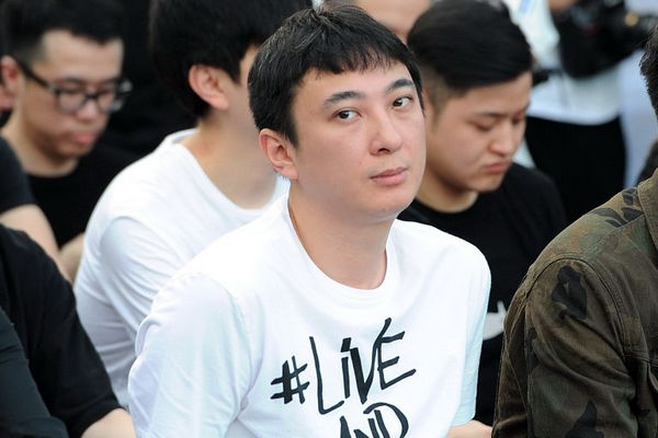 缩略图 | 王思聪被加入“老赖”名单：不能坐飞机高铁，夜总会消费了！