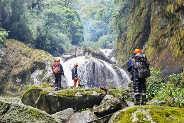 缩略图 | 中断的13人苍山冒险之旅：只差一两公里就到二战飞机坠毁地