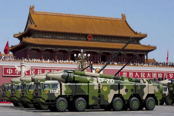 缩略图 | 史上最大阅兵：覆盖美国的核武和隐形“利剑”