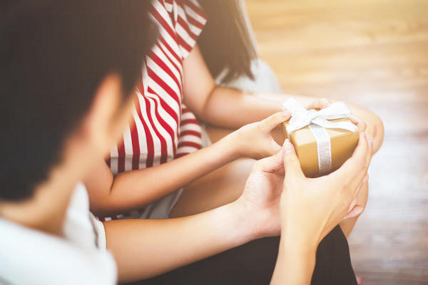 缩略图 | 男子向女主播转账270万，妻子起诉要求返还，法院判了