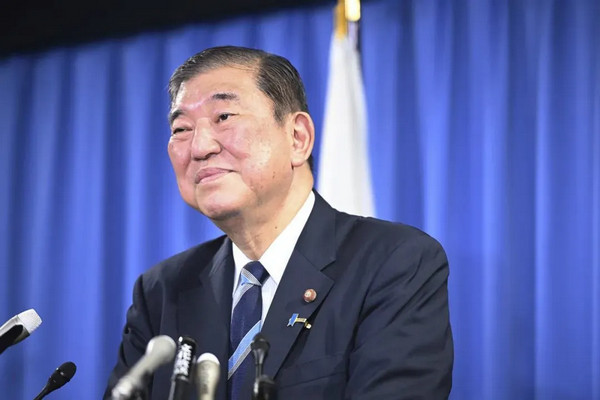 缩略图 | 67岁石破茂正式当选日本首相：从政38年，早年曾在银行工作