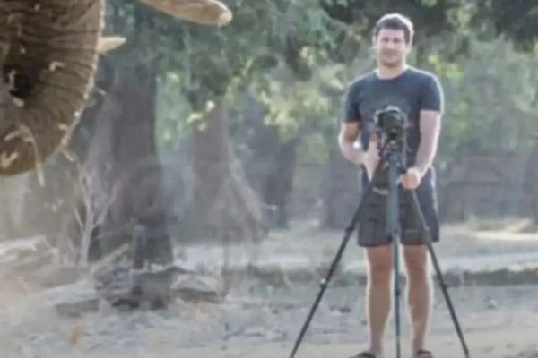 缩略图 | 39岁千万富翁遭袭击，被6吨大象30秒踩踏身亡！