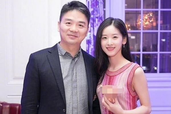 缩略图 | 章泽天陪刘强东走出低谷，584亿身家成最年轻富豪