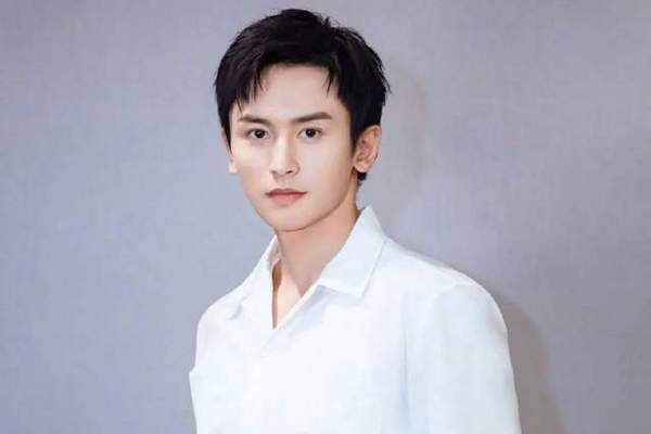 缩略图 | 张哲瀚遭业内齐声讨伐，前工作人员都来吐槽：他可不止这一件事