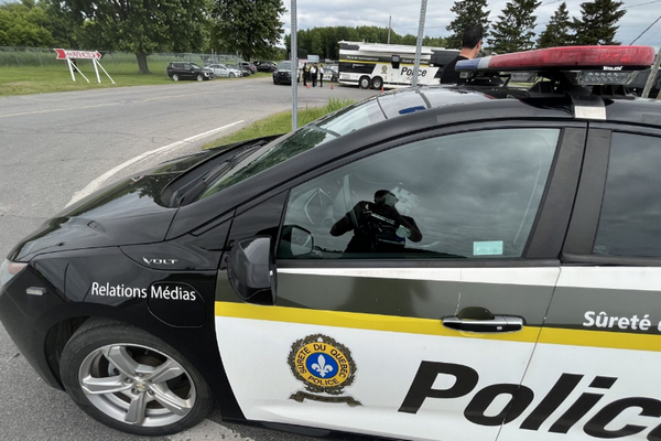 缩略图 | 加拿大校车侧翻酿惨剧：1名儿童死亡，17人受伤！