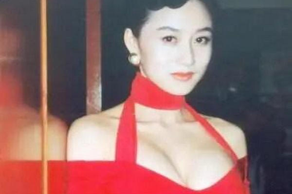 缩略图 | 李连杰老婆利智近照曝光：58岁美艳依旧，不输当年
