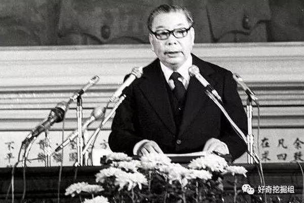 缩略图 | 蒋经国逝世后，邓小平感叹：可惜蒋经国死得太早了