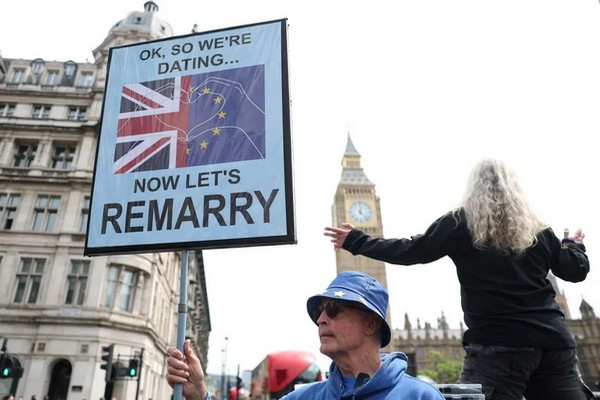 缩略图 | 重返欧盟？“英国须付数十亿英镑，别指望特殊待遇”