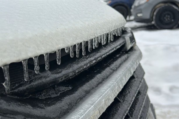 缩略图 | 出行注意！渥太华冻雨刚结束，强风又要来了，部分航班取消，列车延误！