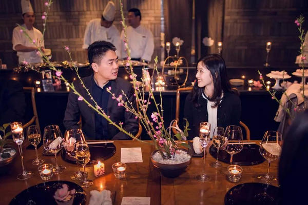 缩略图 | 新年第一天 章泽天进入后刘强东时代