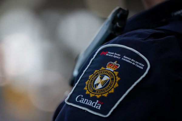 缩略图 | 裁员继续！加拿大边境服务局708名员工将受影响，348个职位将被裁剪！