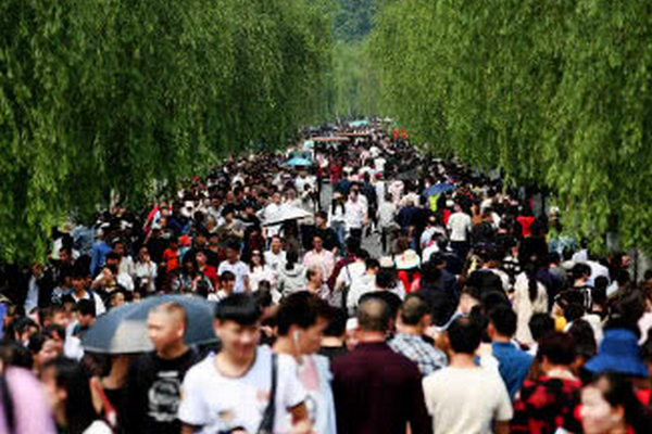 缩略图 | 都挤成那样了！世界那么大，我好想回家