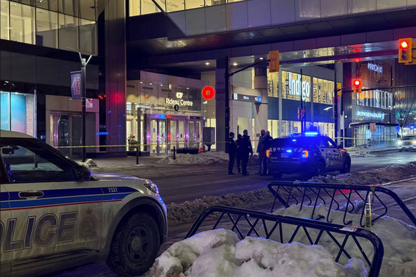 缩略图 | 2026年第四起凶杀案！渥太华一名男子在Rideau Centre外面遇刺身亡！