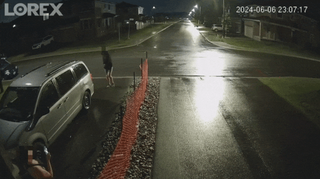 缩略图 | 渥太华亚裔家庭遭白人邻居扔鸡蛋，辱骂"长得丑还不会英语"