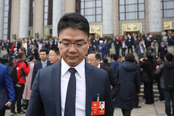 缩略图 | 自去年陷入丑闻后，刘强东已辞去旗下公司多个职务