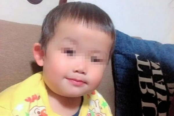 缩略图 | 男子用烫水浇淋女友3岁儿子致其死亡，被判刑10年！