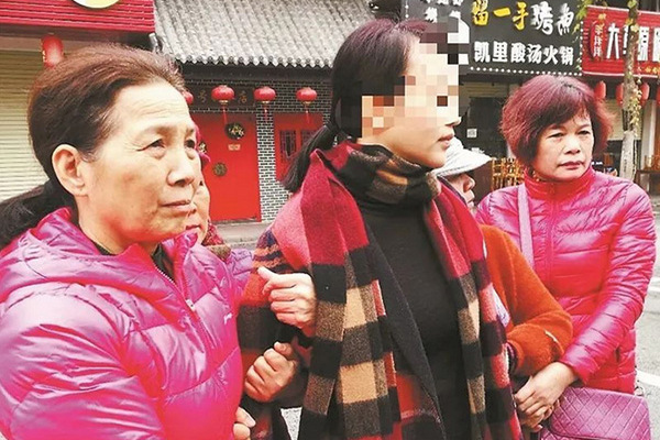 缩略图 | 女子非法集资携2.5亿跑路 因颜值太高被抓