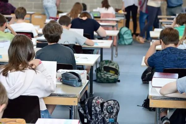 缩略图 | 魁省奇葩官司：孩子考零分，父母让学校赔$4万！