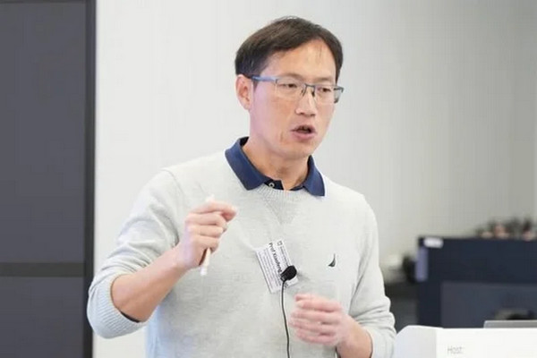 缩略图 | 美国知名华裔教授王晓峰住宅遭FBI突袭，已失联两周？“异常而危险的信号”！
