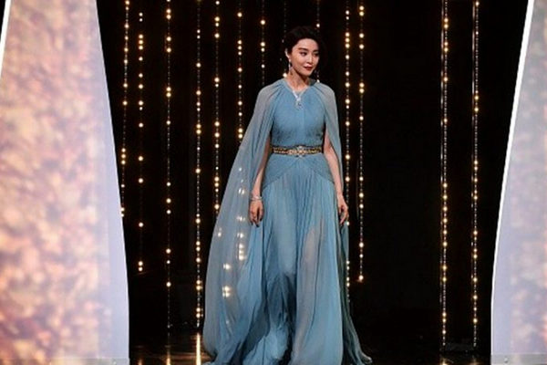 缩略图 | 范冰冰和李晨为何分手？范妈妈披露内情