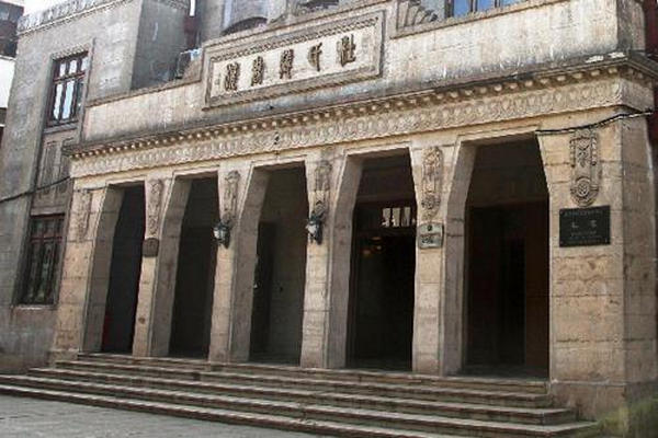 缩略图 | 光伏玻璃“告急”幕后：需求暴增、指标难拿、扩产受限