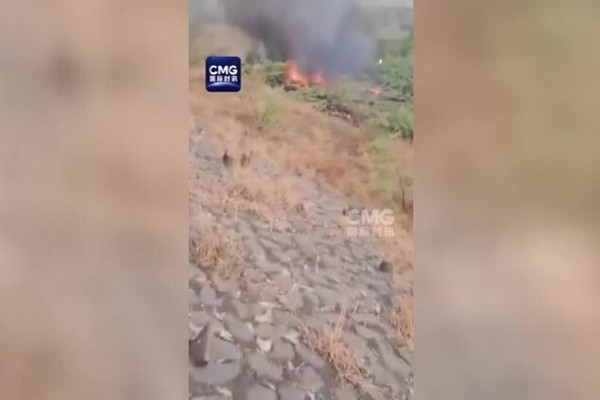 缩略图 | 印度一飞机坠毁，机上人员全部遇难，遇难者包括国大党领导人！