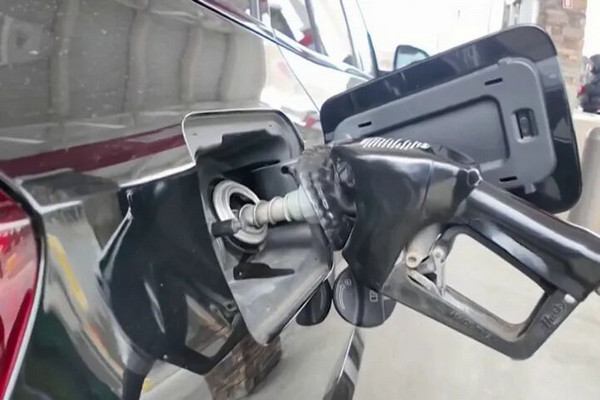 缩略图 | 从通胀、油价到按揭，伊朗战争最可能从六方面影响加拿大人的钱包！