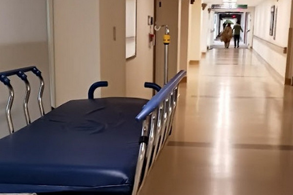 缩略图 | 超10万人在等待手术中去世！加拿大医疗系统亮红灯！