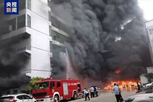 缩略图 | 晋江鞋厂火灾已致28死，有被困人员从楼顶坠落！