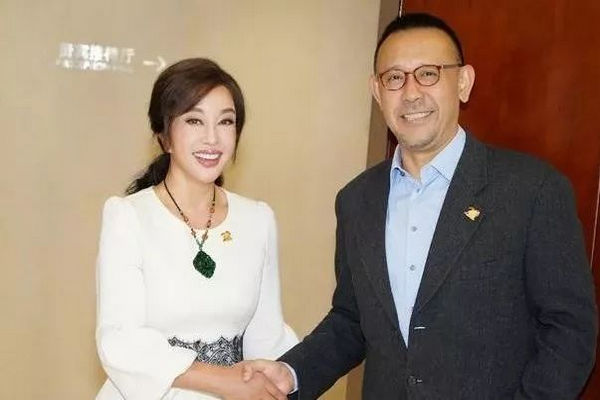缩略图 | 25年后刘晓庆与姜文罕见同框：爱过她，没有人后悔